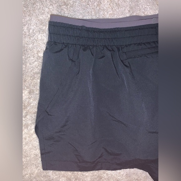 Nike Dri-Fit lined athletic running back zip pocket shorts women’s size medium - Picture 9 of 13